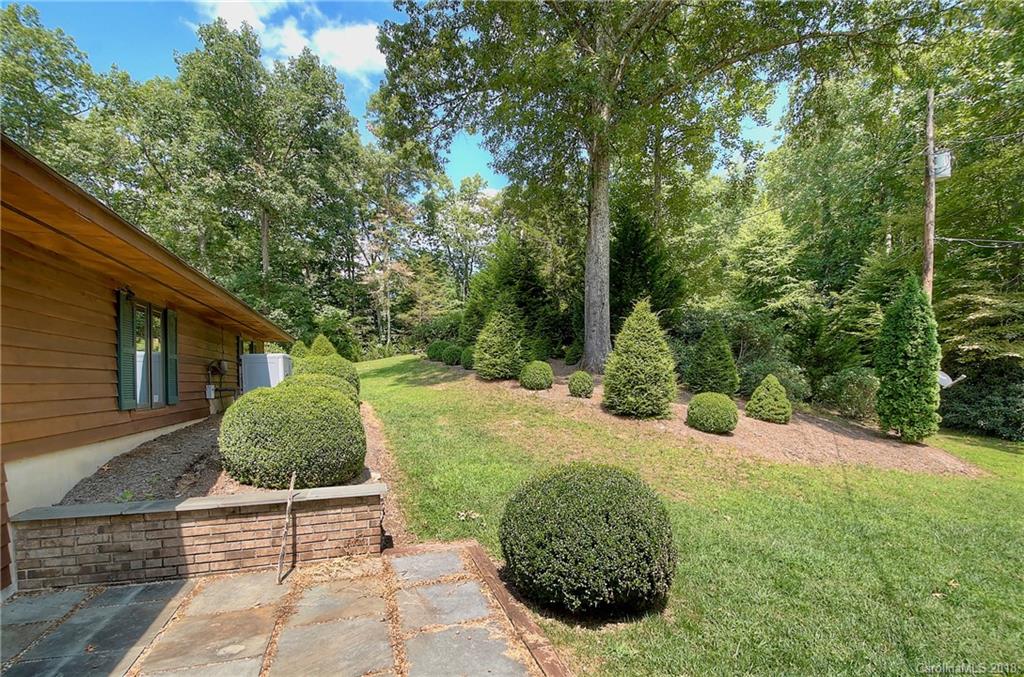 3261 Halls Chapel Road Burnsville NC 28714
