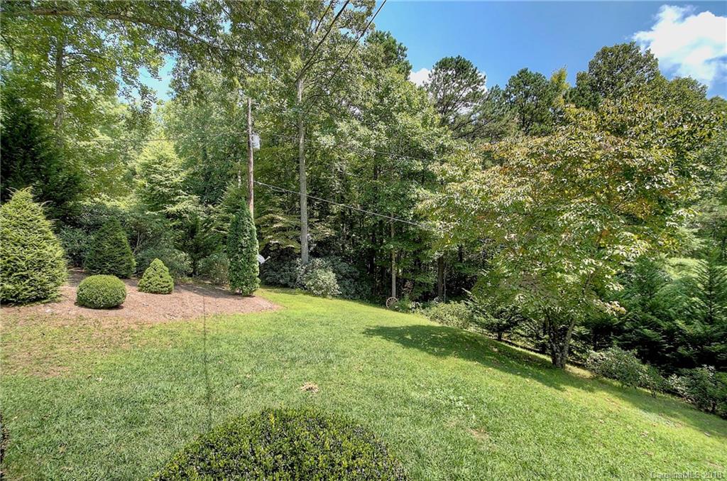 3261 Halls Chapel Road Burnsville NC 28714