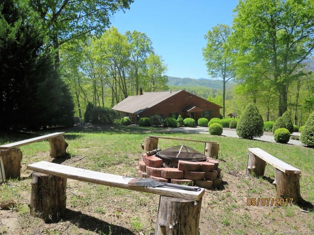 3261 Halls Chapel Road Burnsville NC 28714