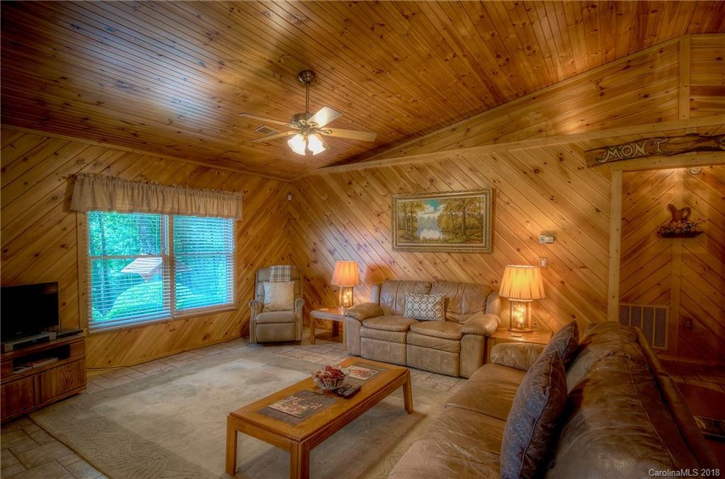 3261 Halls Chapel Road Burnsville NC 28714