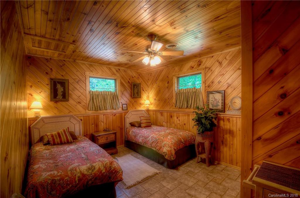 3261 Halls Chapel Road Burnsville NC 28714