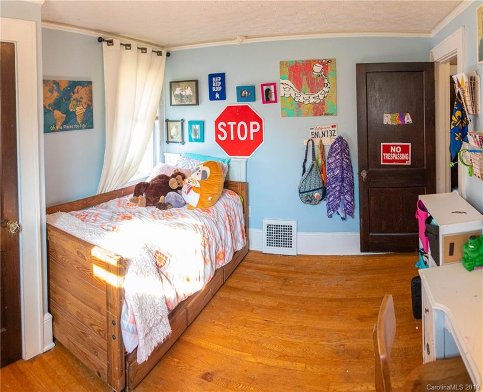 61 Clinton Avenue Asheville NC 28806