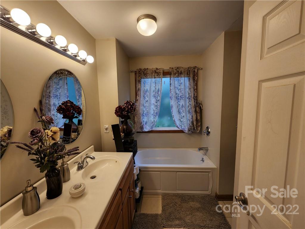 344 Cobblestone Drive Waynesville NC 28786