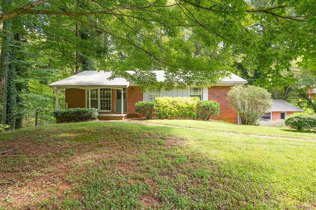 15 Springwood Drive Asheville NC 28805