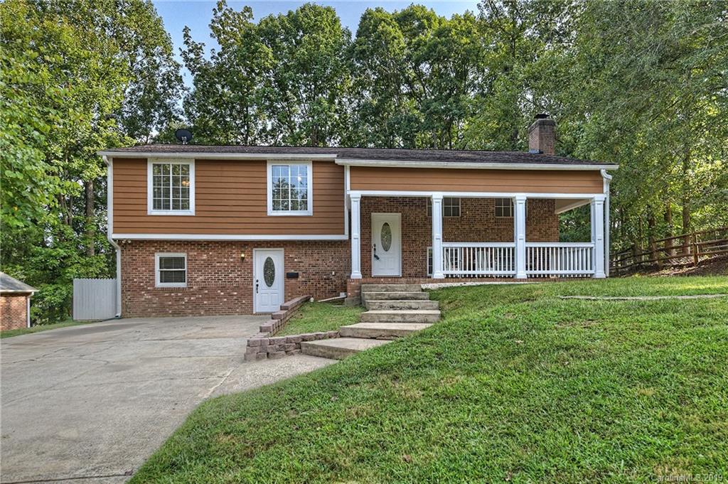 10013 Swan Lake Lane Charlotte NC 28277
