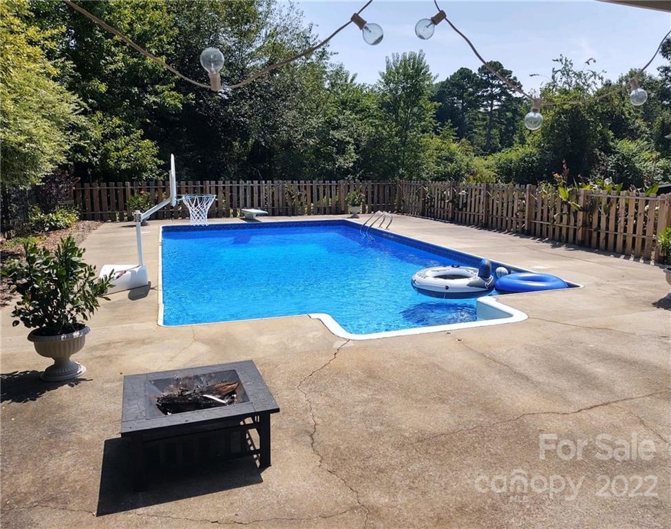 3025 33rd Avenue NE Hickory NC 28601
