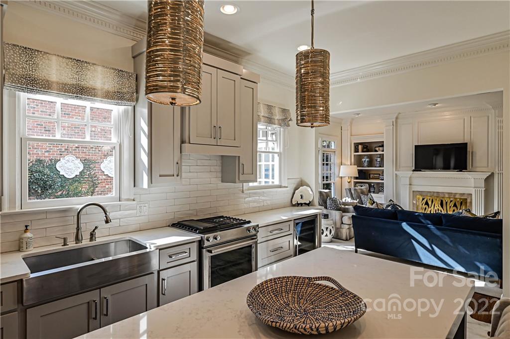 1252 Dilworth Crescent Row Charlotte NC 28203