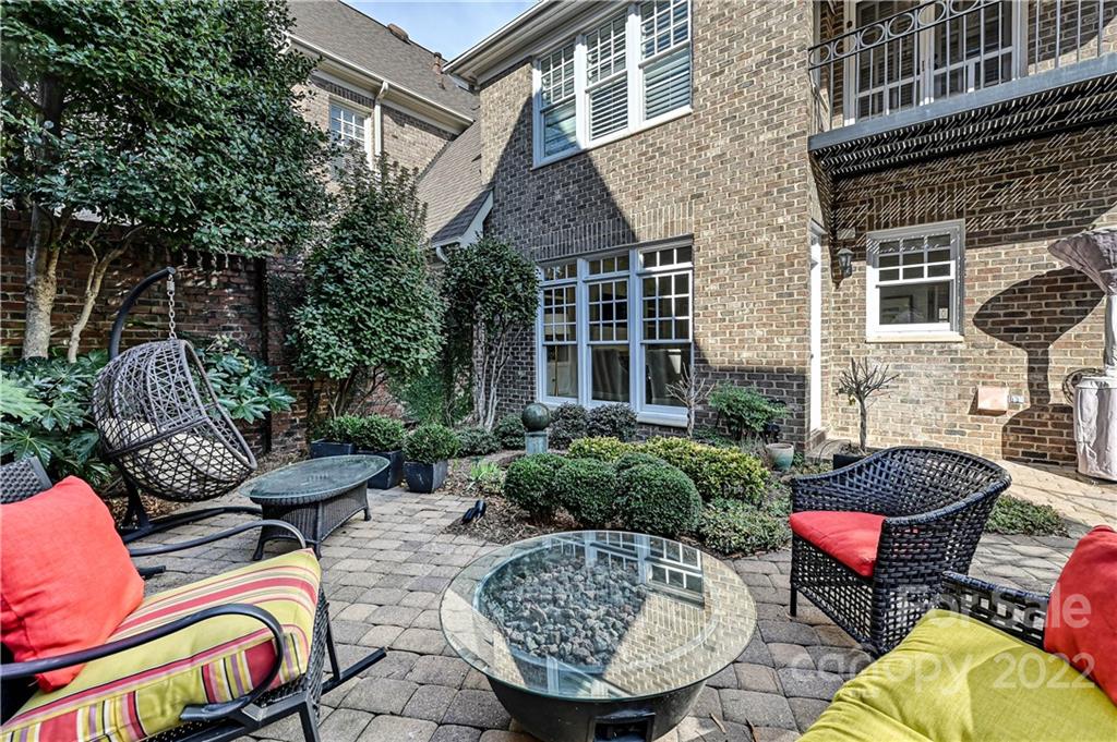 1252 Dilworth Crescent Row Charlotte NC 28203
