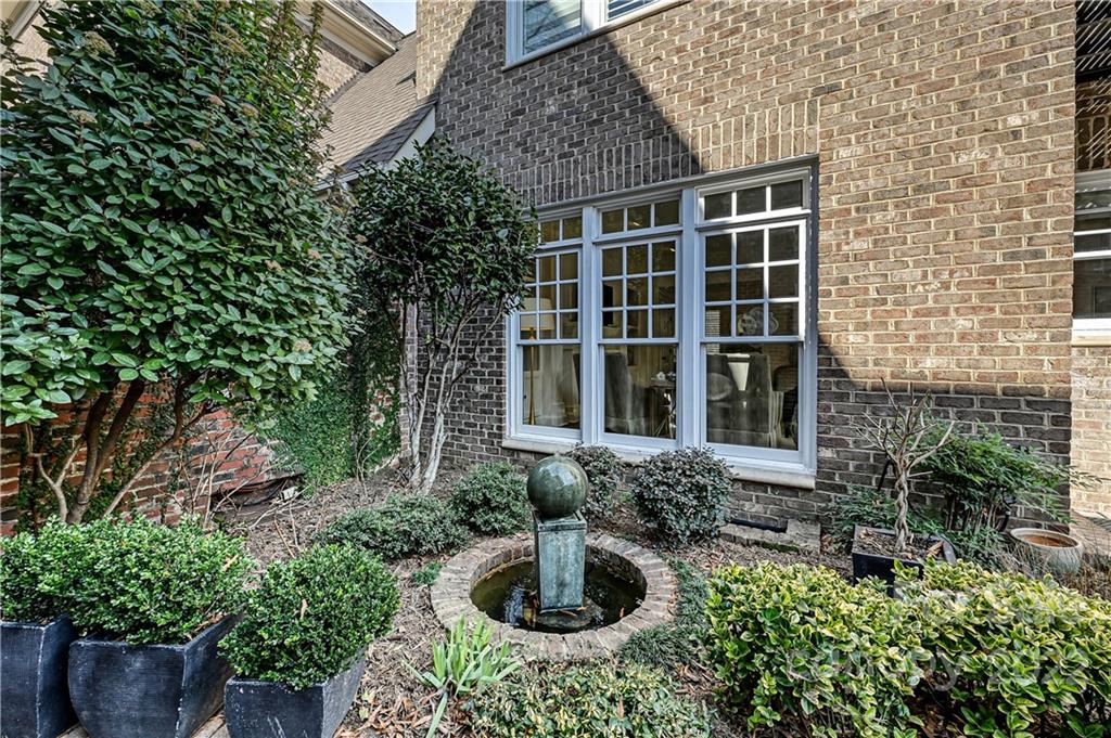 1252 Dilworth Crescent Row Charlotte NC 28203