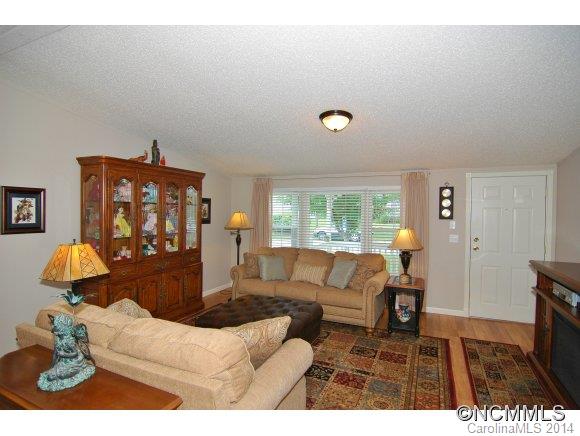 207 Nicholas Drive Asheville NC 28806