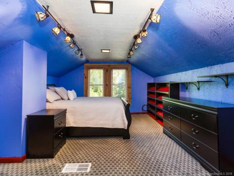 360 Mountain Road Hendersonville NC 28791