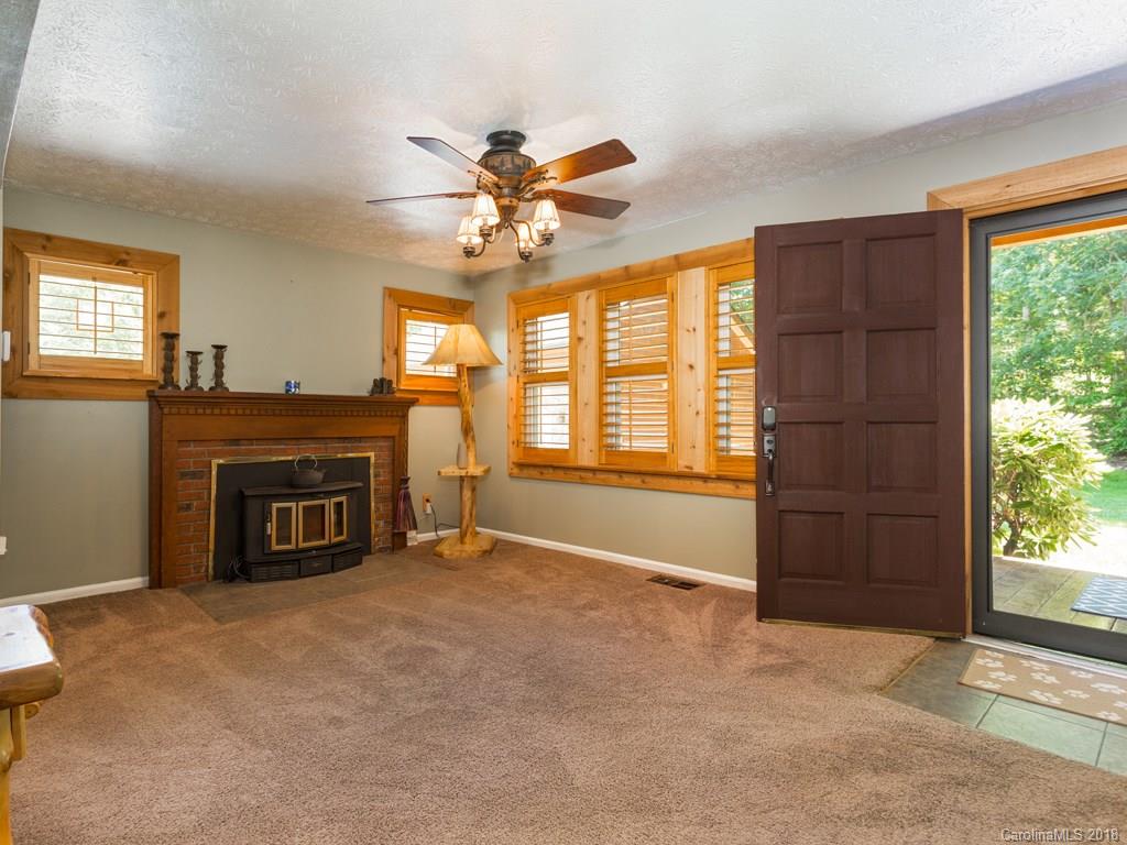 360 Mountain Road Hendersonville NC 28791
