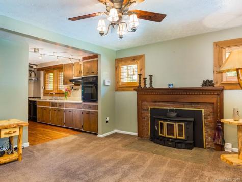 360 Mountain Road Hendersonville NC 28791