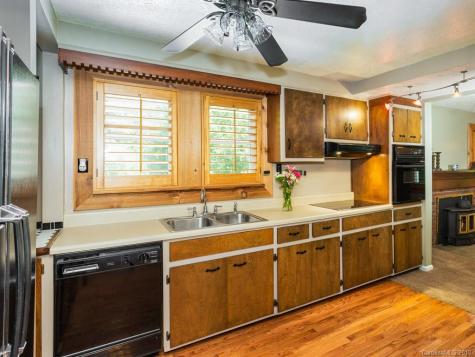 360 Mountain Road Hendersonville NC 28791