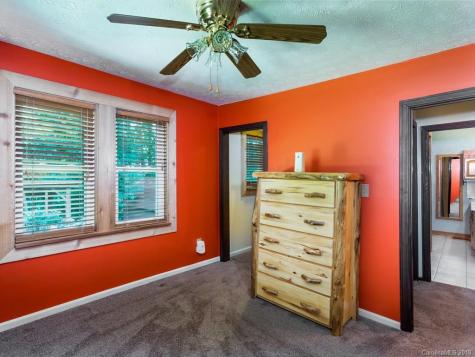360 Mountain Road Hendersonville NC 28791
