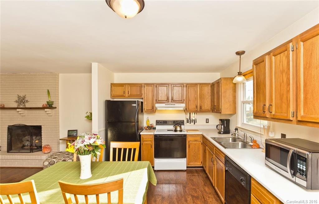 46 Moss Road Weaverville NC 28787