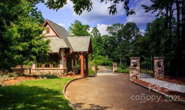 23 Versailles Lane Asheville NC 28804