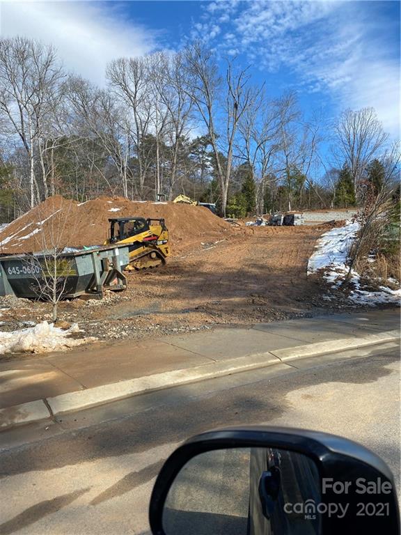 23 Versailles Lane Asheville NC 28804