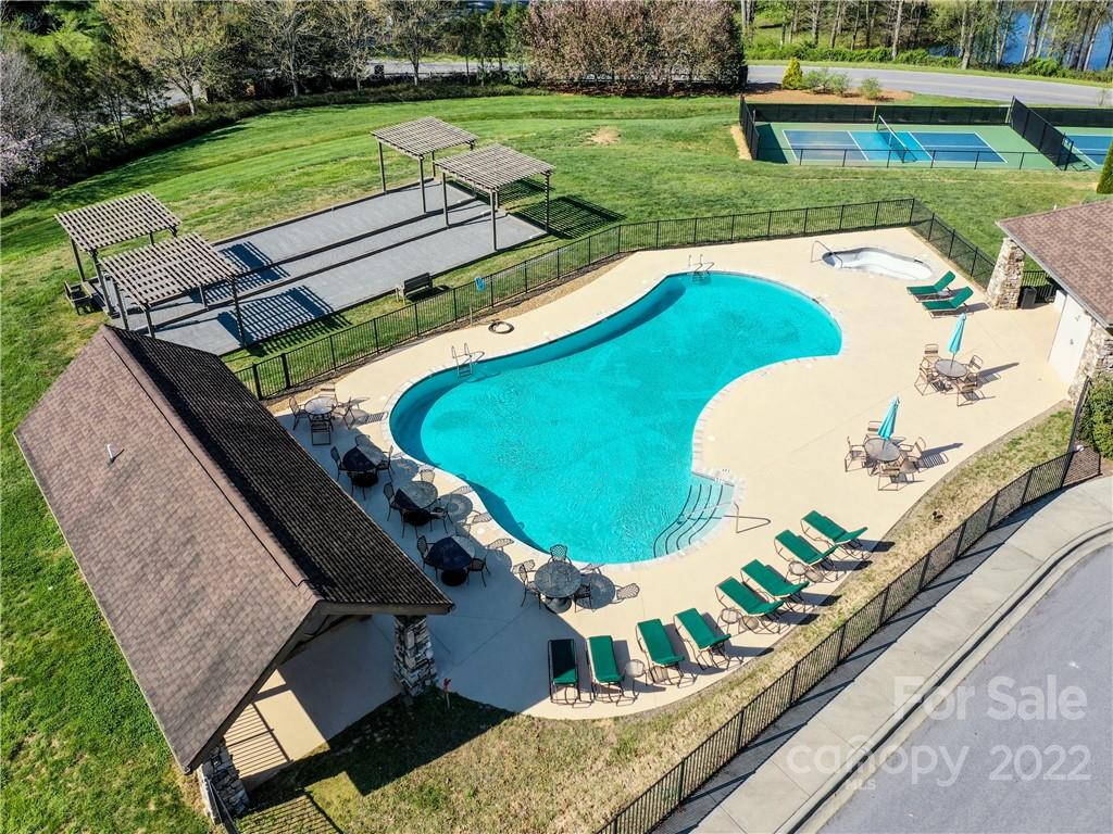 324 Mountain Crest Drive Hendersonville NC 28739