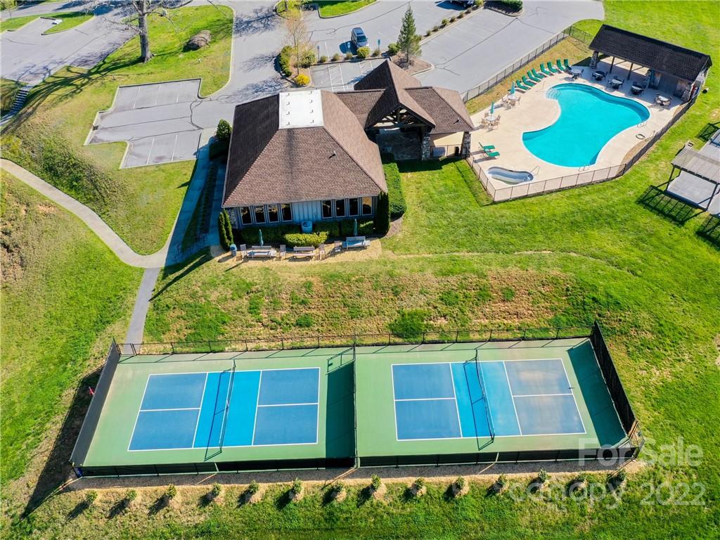 324 Mountain Crest Drive Hendersonville NC 28739