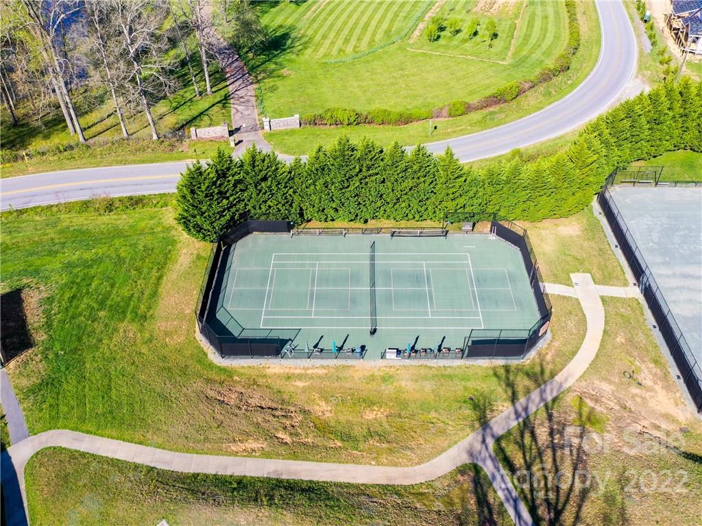 324 Mountain Crest Drive Hendersonville NC 28739