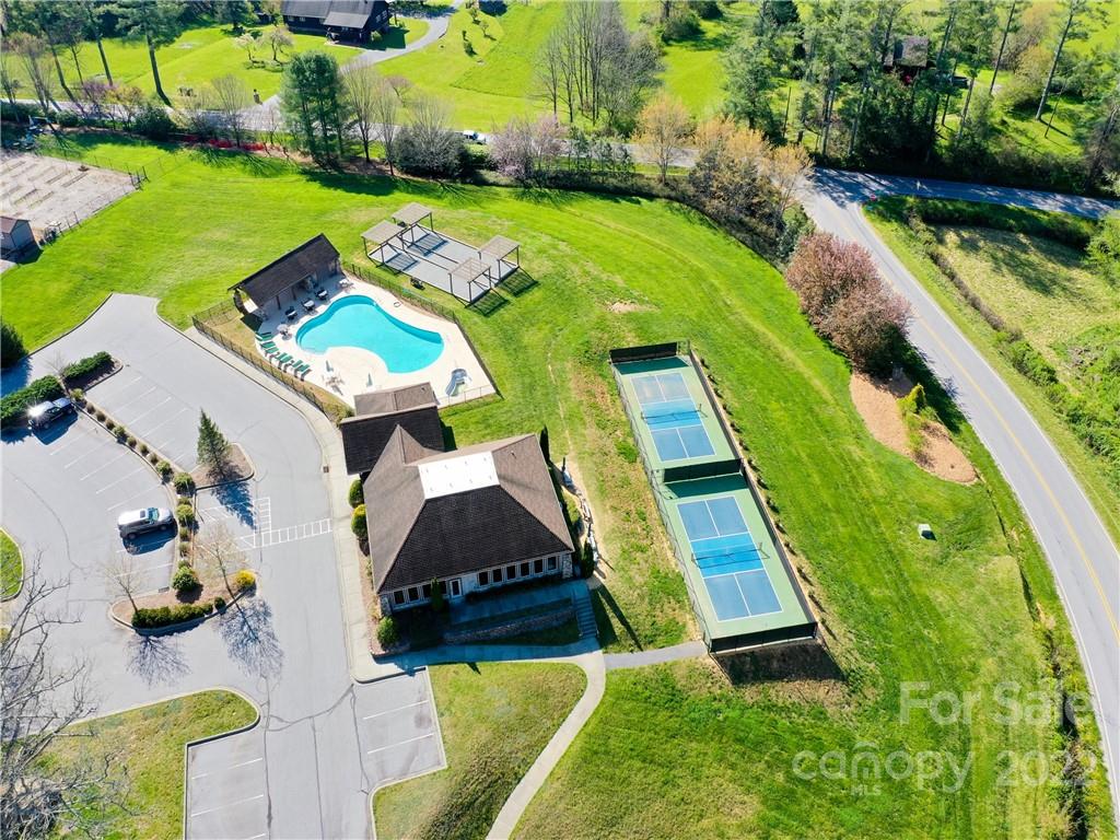 324 Mountain Crest Drive Hendersonville NC 28739