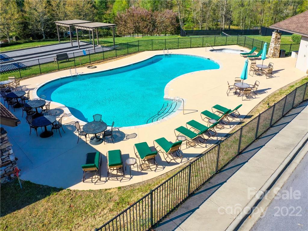 324 Mountain Crest Drive Hendersonville NC 28739