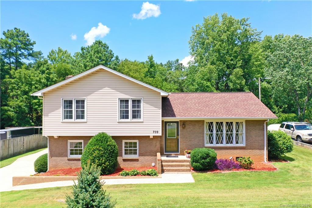 709 Braxfield Drive Charlotte NC 28217