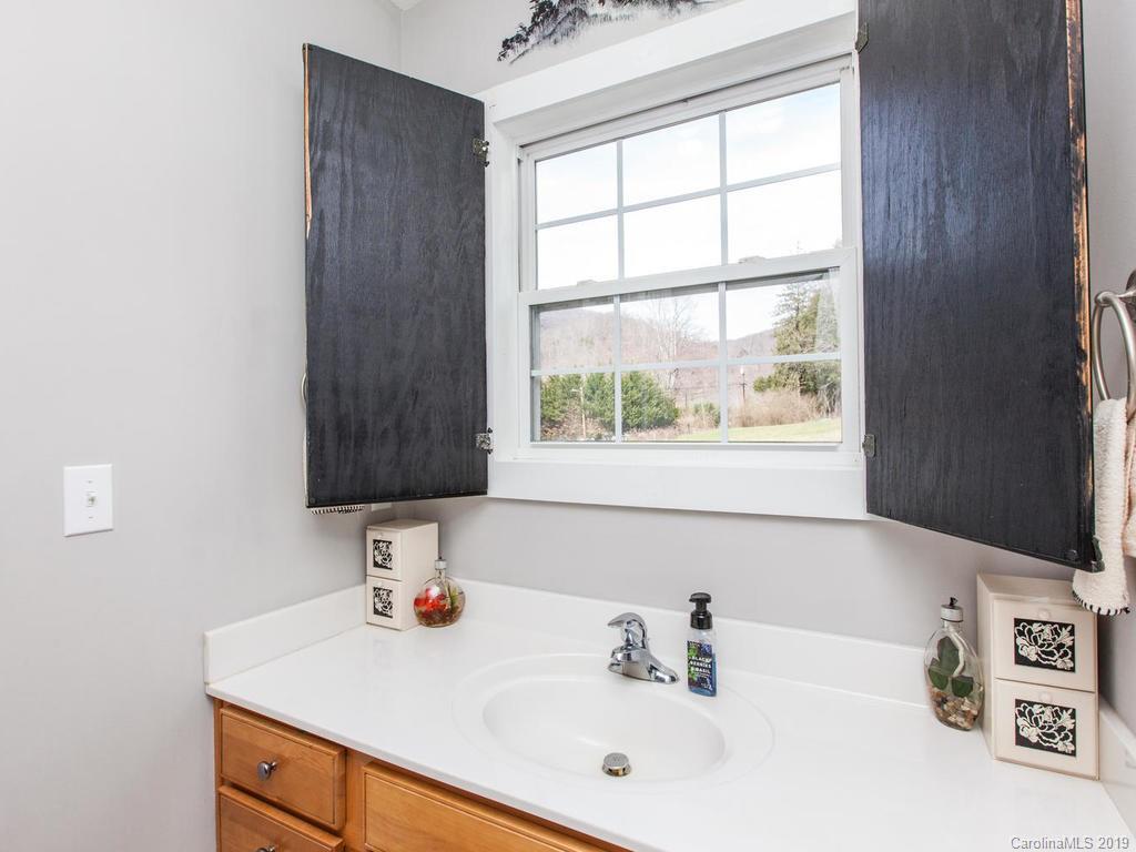 847 Bee Tree Road Swannanoa NC 28778