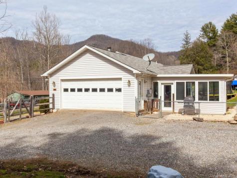 847 Bee Tree Road Swannanoa NC 28778