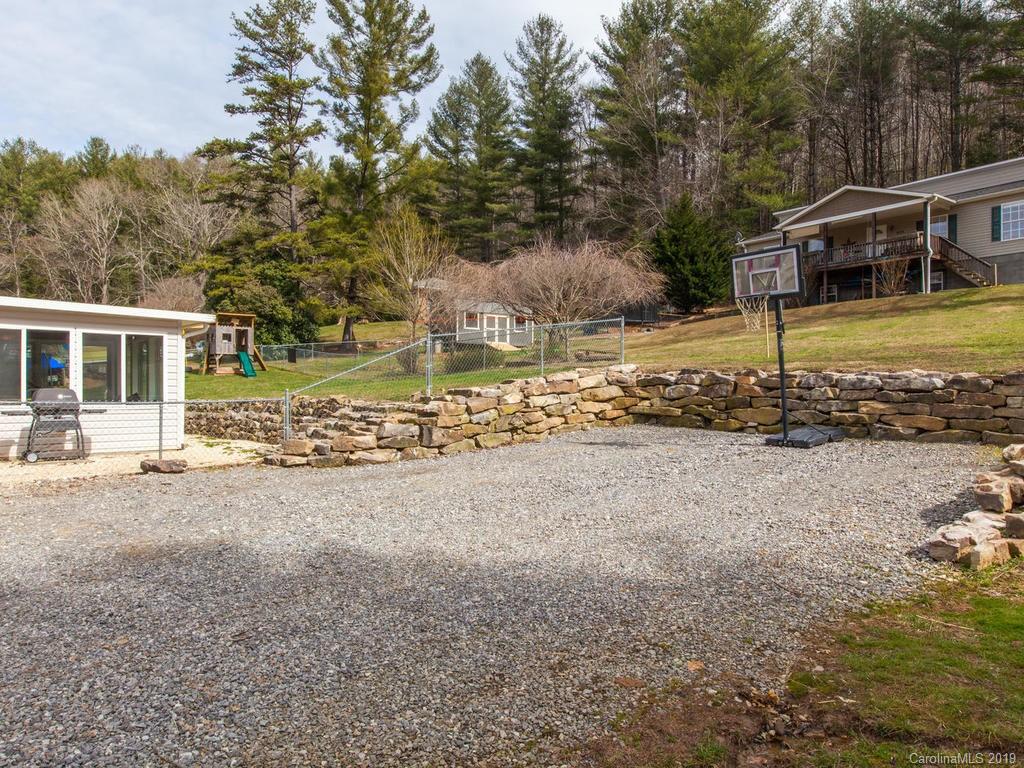 847 Bee Tree Road Swannanoa NC 28778