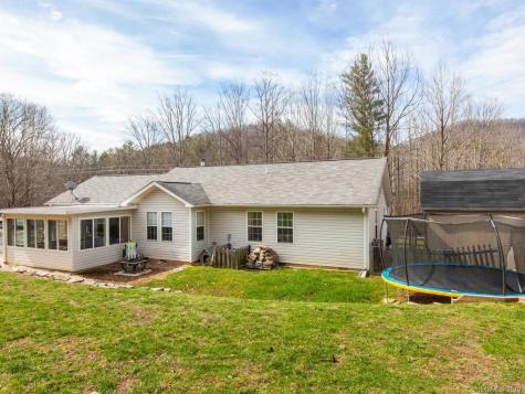 847 Bee Tree Road Swannanoa NC 28778