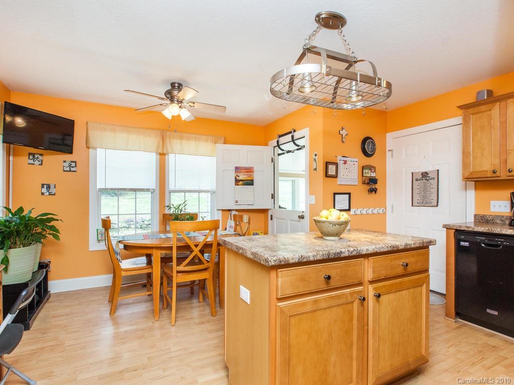 847 Bee Tree Road Swannanoa NC 28778