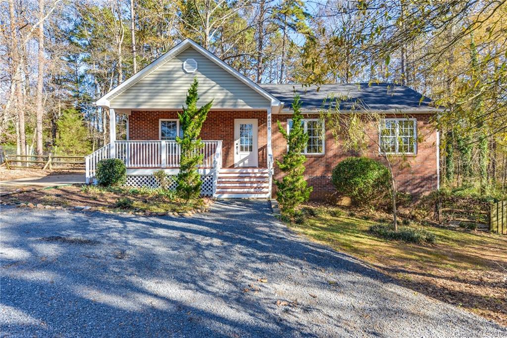 8020 Harriett Avenue Charlotte NC 28216