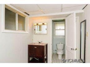 33 Brucemont Circle Asheville NC 28806