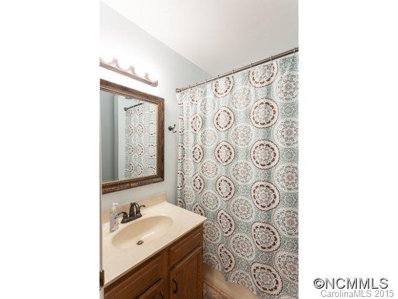 516 Betsy Ross Lane Asheville NC 28805