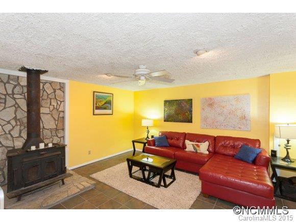 516 Betsy Ross Lane Asheville NC 28805