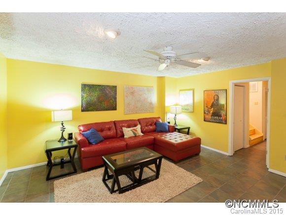 516 Betsy Ross Lane Asheville NC 28805