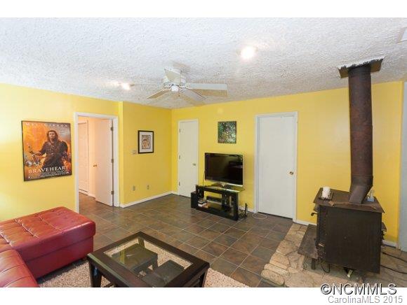 516 Betsy Ross Lane Asheville NC 28805