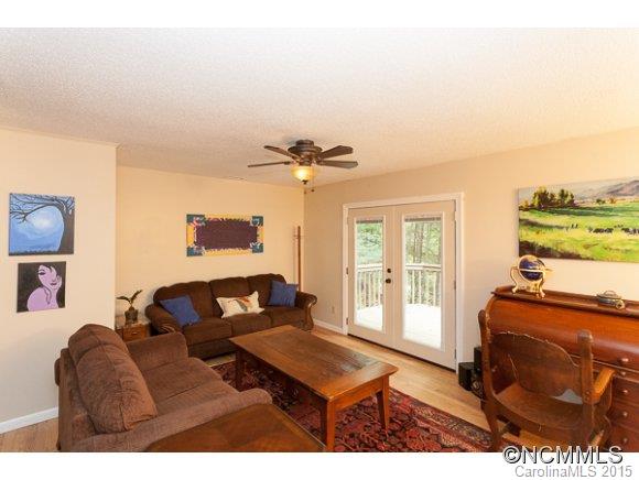 516 Betsy Ross Lane Asheville NC 28805