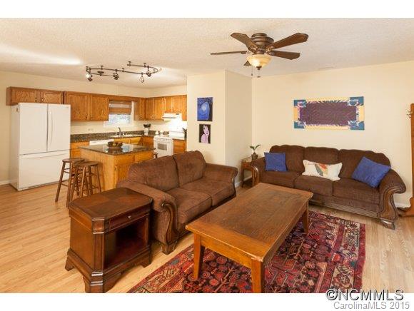 516 Betsy Ross Lane Asheville NC 28805