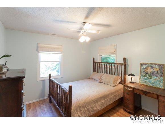 516 Betsy Ross Lane Asheville NC 28805