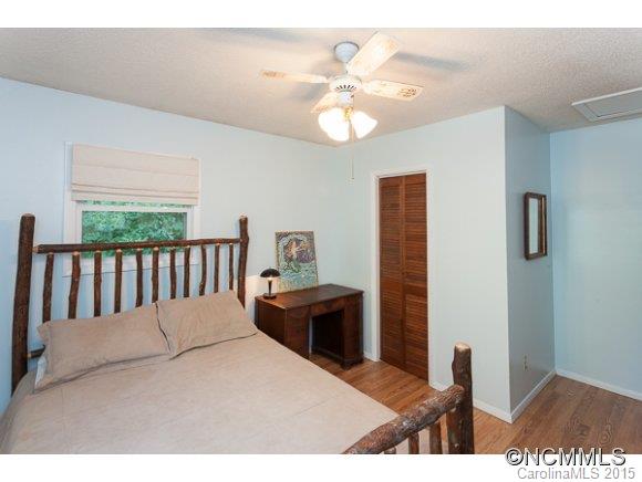 516 Betsy Ross Lane Asheville NC 28805