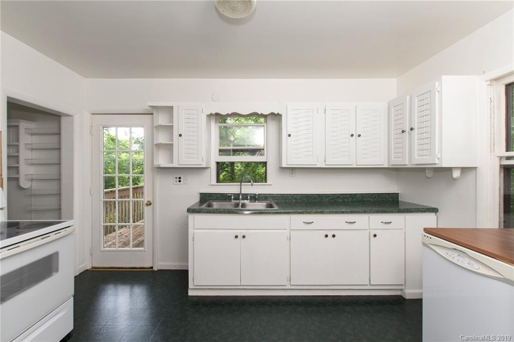 29 Green Oak Road Asheville NC 28804