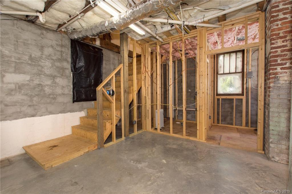 29 Green Oak Road Asheville NC 28804