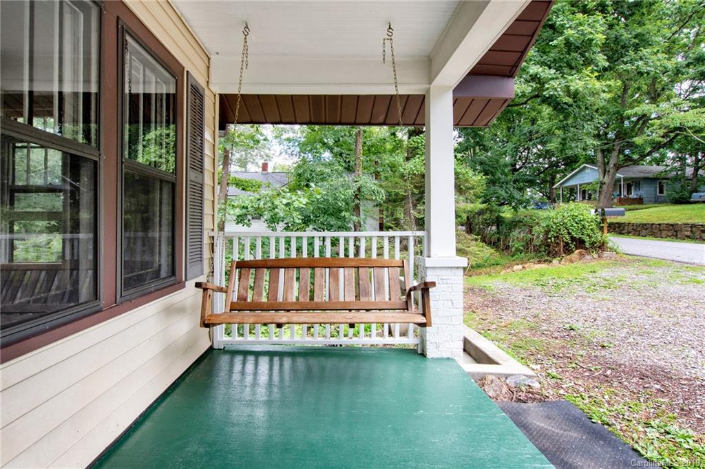 29 Green Oak Road Asheville NC 28804