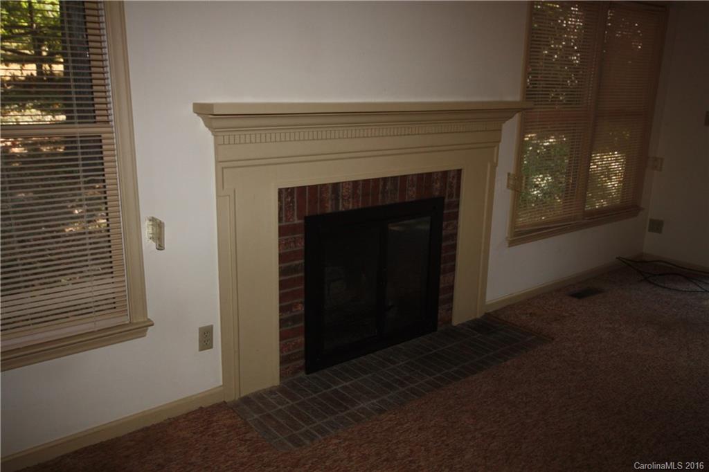 28 Allesarn Road Asheville NC 28804