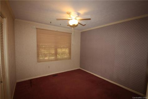 28 Allesarn Road Asheville NC 28804