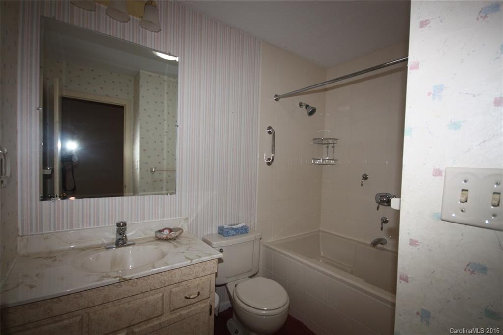 28 Allesarn Road Asheville NC 28804