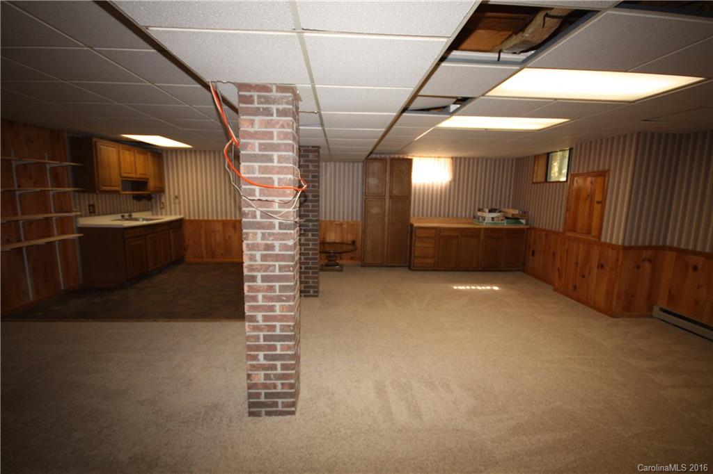 28 Allesarn Road Asheville NC 28804